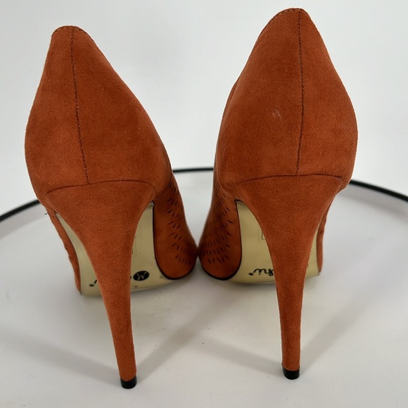 MACHI VEGAN SUEDE HEELS - Picture 5 of 16